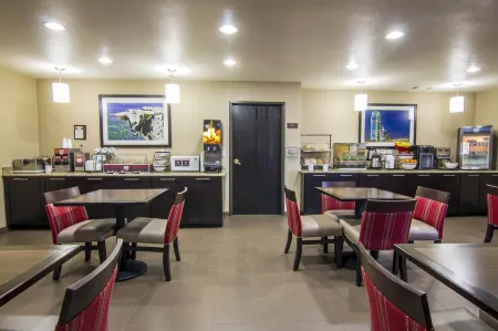 Comfort Inn & Suites Love Field-Dallas Market Center