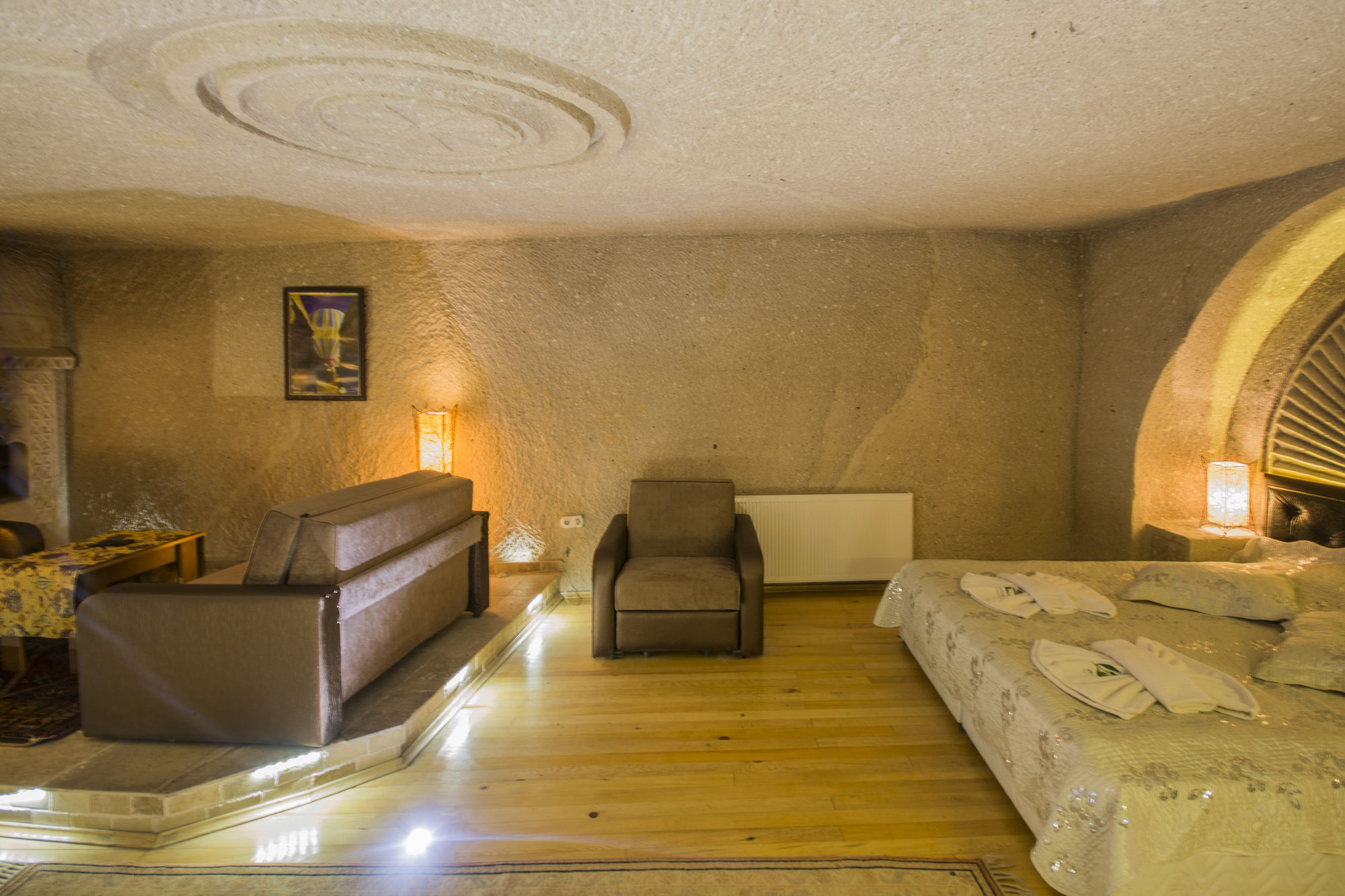 Roma Cave Suite