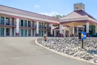 Quality Inn Hotels in Smith County
