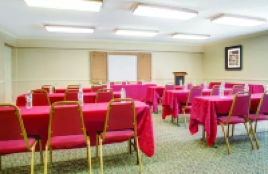 La Quinta Inn & Suites by Wyndham Atlanta Airport South