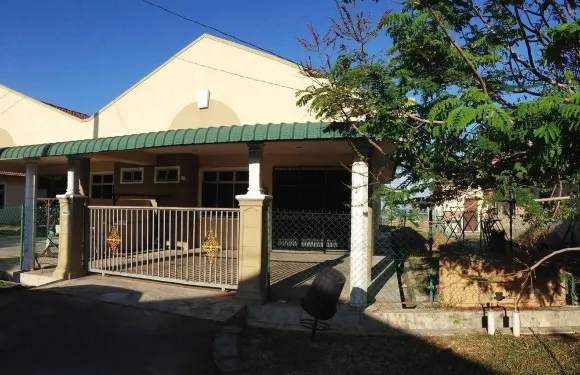 蝶舞海灘旅館-龍運