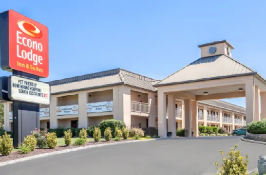 Econo Lodge Inn & Suites East Hotels in Knoxville