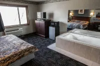 Baymont by Wyndham Joliet - parking