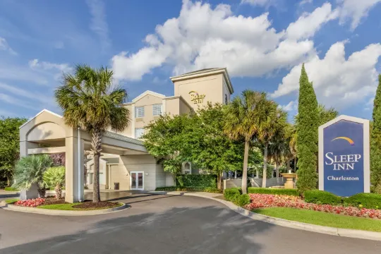 查爾斯頓西阿什利舒眠酒店