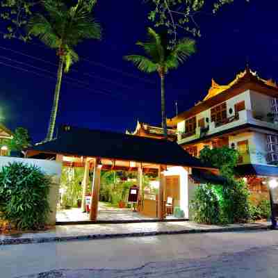 The Hotel by the Red Canal Hotel Exterior