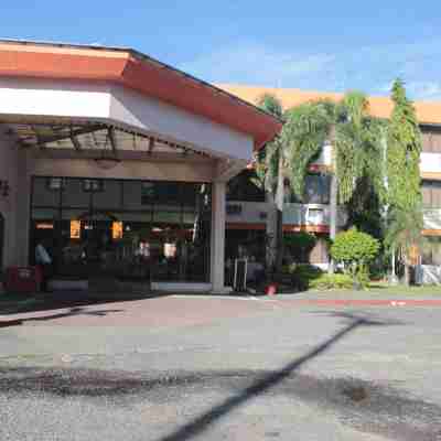 Subic International Hotel Hotel Exterior