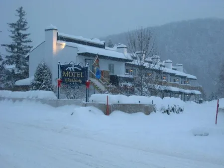Motel Le JoliBourg Отели рядом с достопримечательностью «Sommet Saint Sauveur»