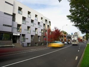 City Edge North Melbourne Apartment Hotel