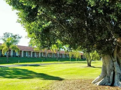 Lakeside Lodge Motel