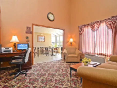 อีโคโน ลอดจ์ อินน์ แอนด์ สวีทส์ แฟร์วิว ไฮทส์ - เซนต์ หลุยส์ โรงแรมในSt. Clair County