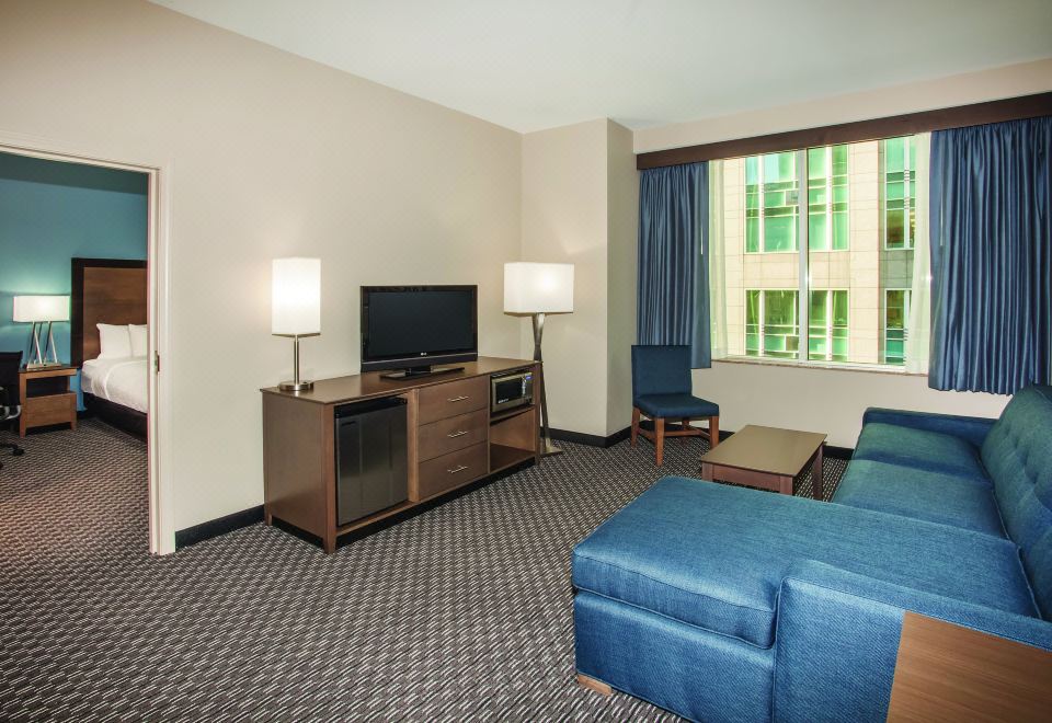 5. 라 퀸타 인 &..