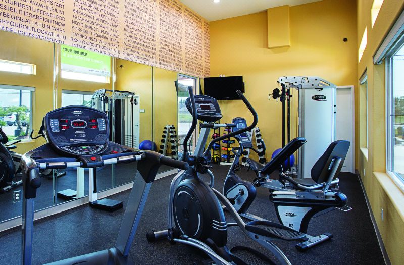 La Quinta Inn & Suites by Wyndham Houston Channelview photo 5