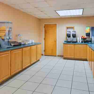 Americas Best Value Inn Moline Dining/Meeting Rooms
