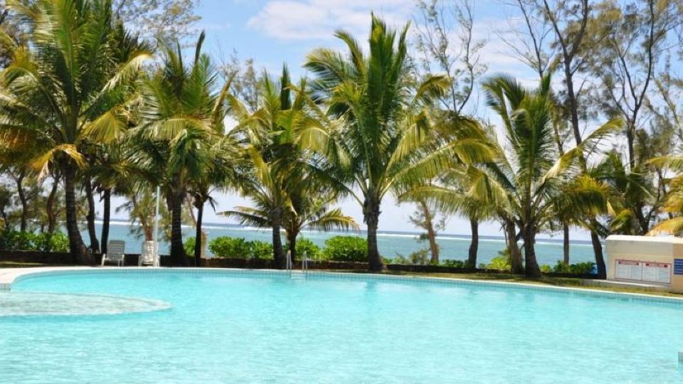 Villas Right on the Beach Belle Mare