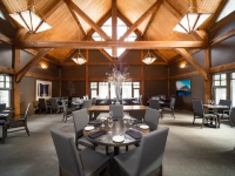 バッファロー マウンテン ロッジ バンフのホテル