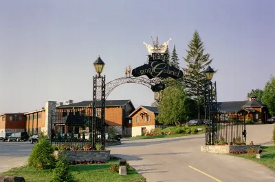 Mont Gabriel, Sainte-Adèle, a Tribute Portfolio Resort Laurentian Ski Museum 주변 호텔