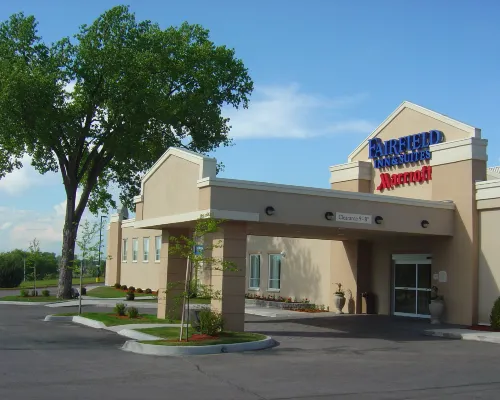 Fairfield Inn & Suites Belleville Hotels in Belleville