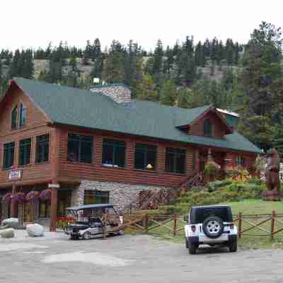 Pyramid Lake Lodge Hotel Exterior