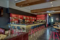 Nita Lake Lodge - bar