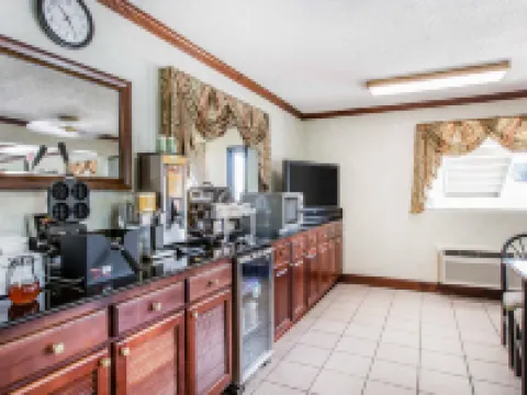 Quality Inn & Suites Dublin Hotels in Dublin