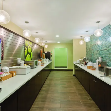 La Quinta Inn & Suites by Wyndham Artesia