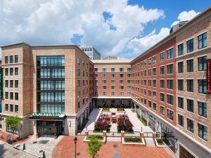 Courtyard Richmond Downtown