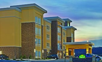 La Quinta Inn & Suites by Wyndham Morgantown