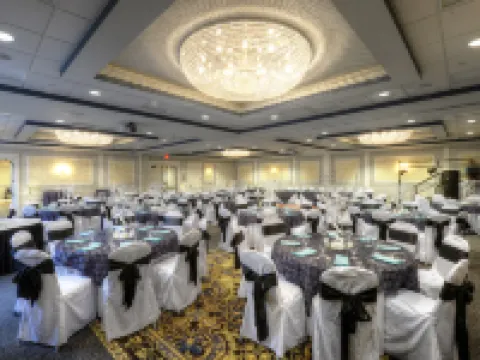 디 인 앳 와이즈 와이즈 호텔