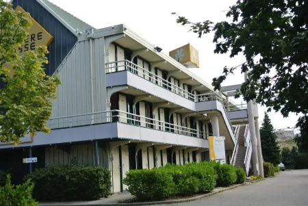 Premiere Classe Lyon Sud - Chasse Sur RHÔNE Отели в г. Серезен-дю-Рона