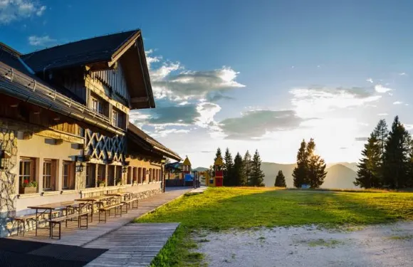 佩拉阿爾普斯卡公寓酒店