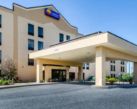 Comfort Inn & Suites Hotels in Manchester Township