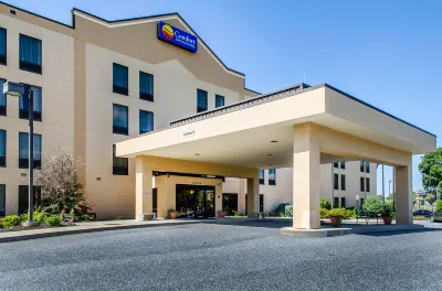 Comfort Inn & Suites Hotels in Shiloh
