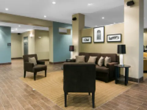 埃姆斯舒眠套房酒店-近ISU校園 埃姆斯酒店