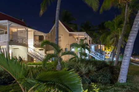 Villas Caroline Отели рядом с достопримечательностью «Флик ан Флак»