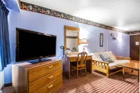Rodeway Inn & Suites Madison East