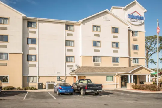 Suburban Studios Near Panama City Beach Отели в г. Панама Сити