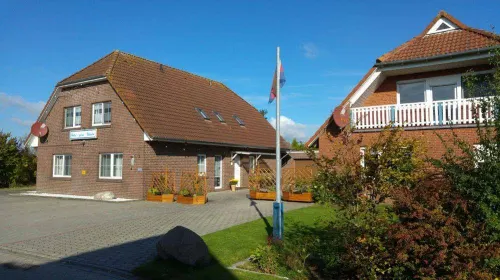 Naturwert Hotel Garni Ursula Hotels in Krummhorn