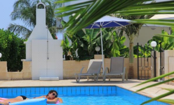 Villa Pietra - Housity