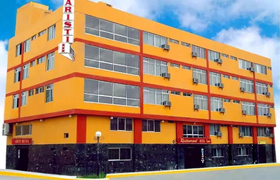 阿里斯蒂酒店奇克拉約