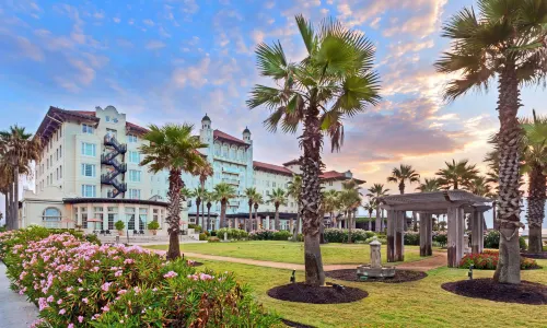 Grand Galvez Resort, Autograph Collection
