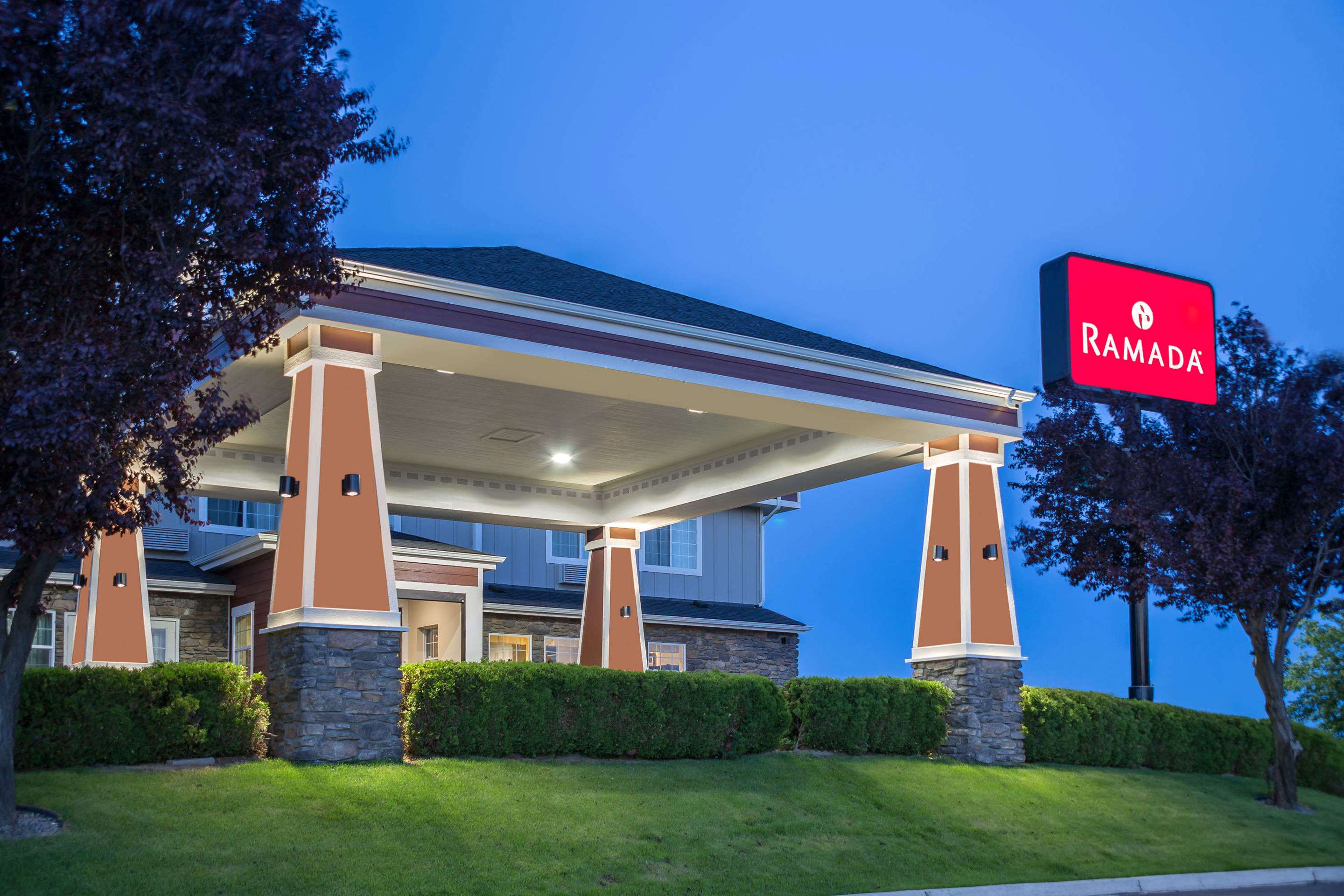 Ramada by Wyndham Moses Lake