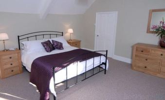 Gardeners Cottage - Housity