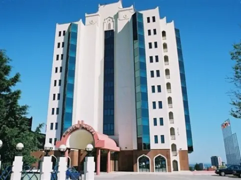 Grand Hotel Europe Отели рядом с достопримечательностью «Баладжары»