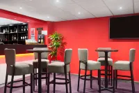 Ramada by Wyndham South Mimms M25 - bar