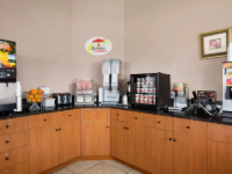 Super 8 by Wyndham Bellingham Airport/Ferndale Hotéis em Whatcom County