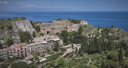 Grand Hotel Timeo, A Belmond Hotel, Taormina Отели рядом с достопримечательностью «Палаццо Корвайя»