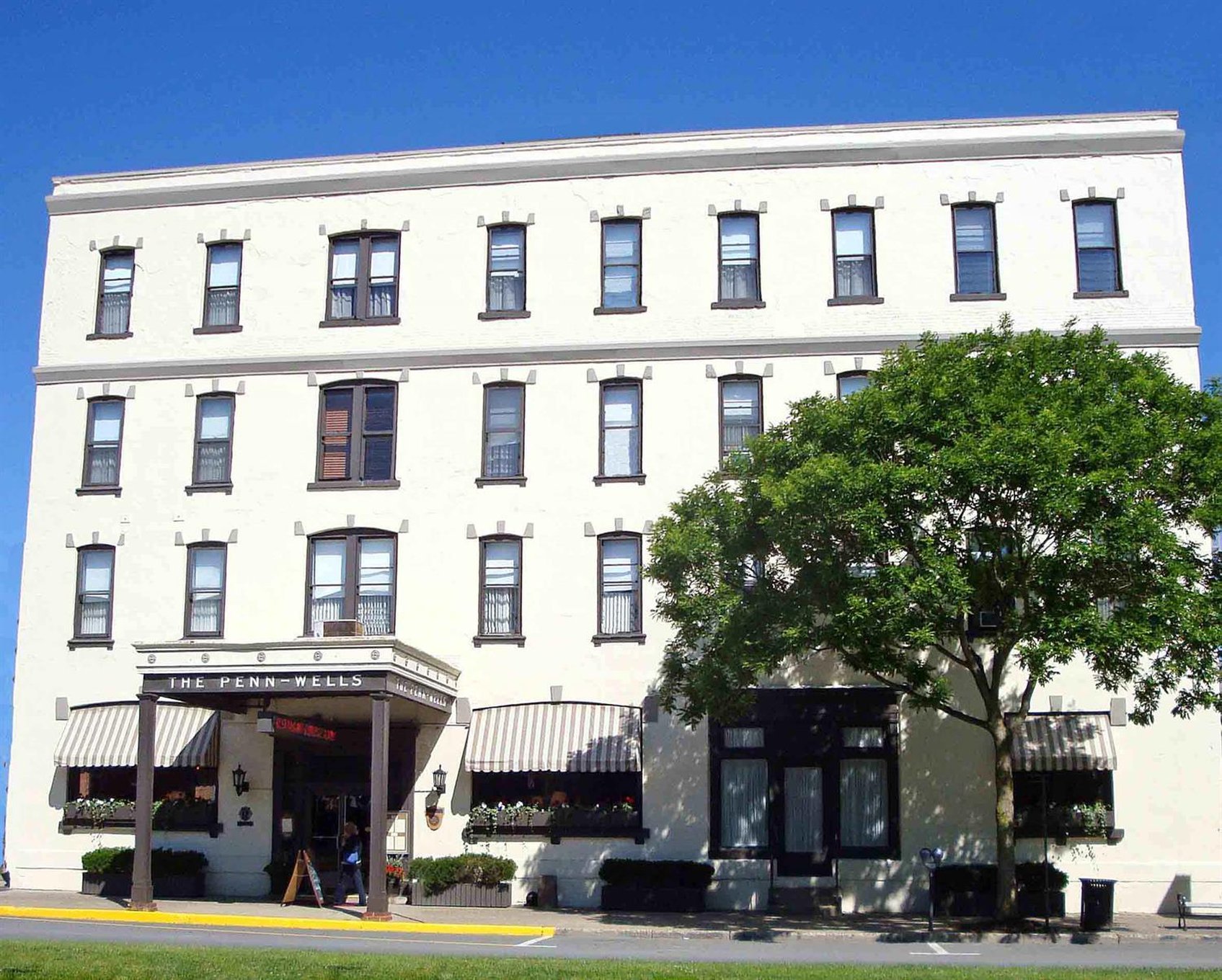 Penn Wells Historic Hotel