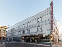 FC Infantas de León Отели рядом со станцией Estación RENFE de León