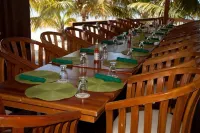 Ray Caye Island Resort
