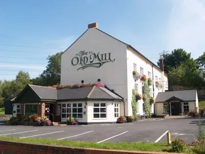 Old Mill Hotel & Lodge Hoteles en Box